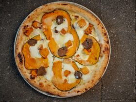 Pizza gourmet con Zucca e Tartufo al Mozzarella Bar Obicà